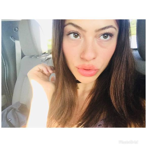 Meet your Posher, Dolores - Picture 1 of 1